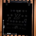 پنل نگین حرارتی لویی ویتون روی پیش سینه