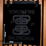 نمای نزدیک نگین های پنل حرارتی بالنسیاگا با طراحی دوتایی