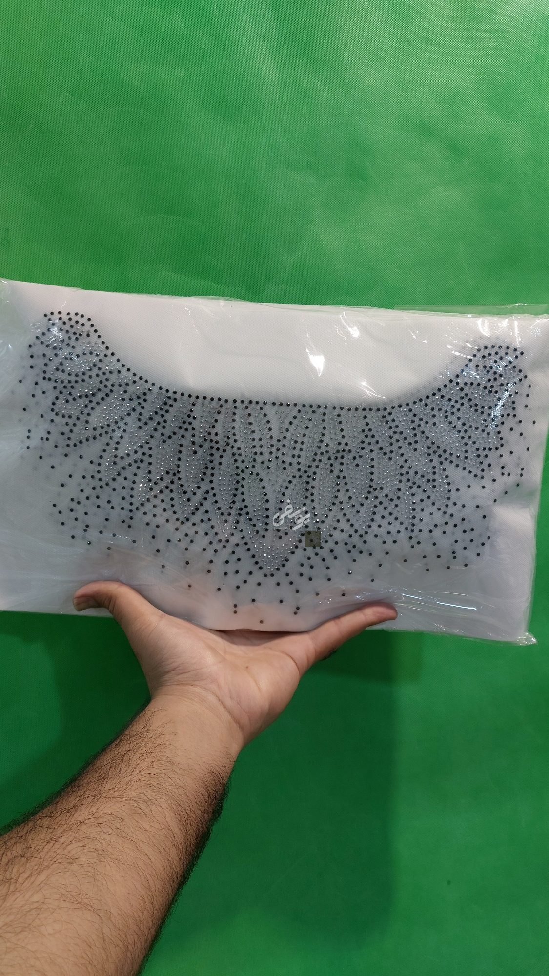 ۲۰۲۴۰۸۱۲_۱۰۲۵۵۳ نگین حرارتی یقه سلطنتی - تصویر 1