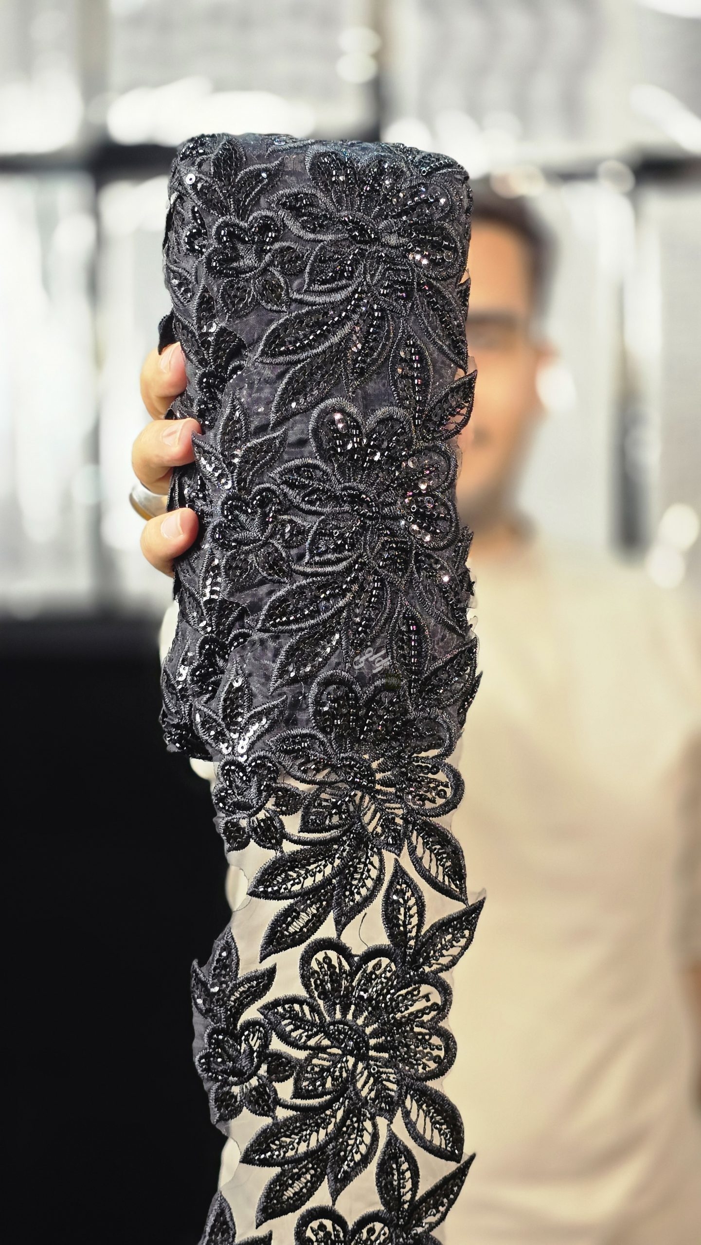 ۲۰۲۵۰۷۱۸_۱۵۴۲۲۹ یراق 10 یاردی تزیینی گیپور و منجوق دوزی گل - تصویر 1